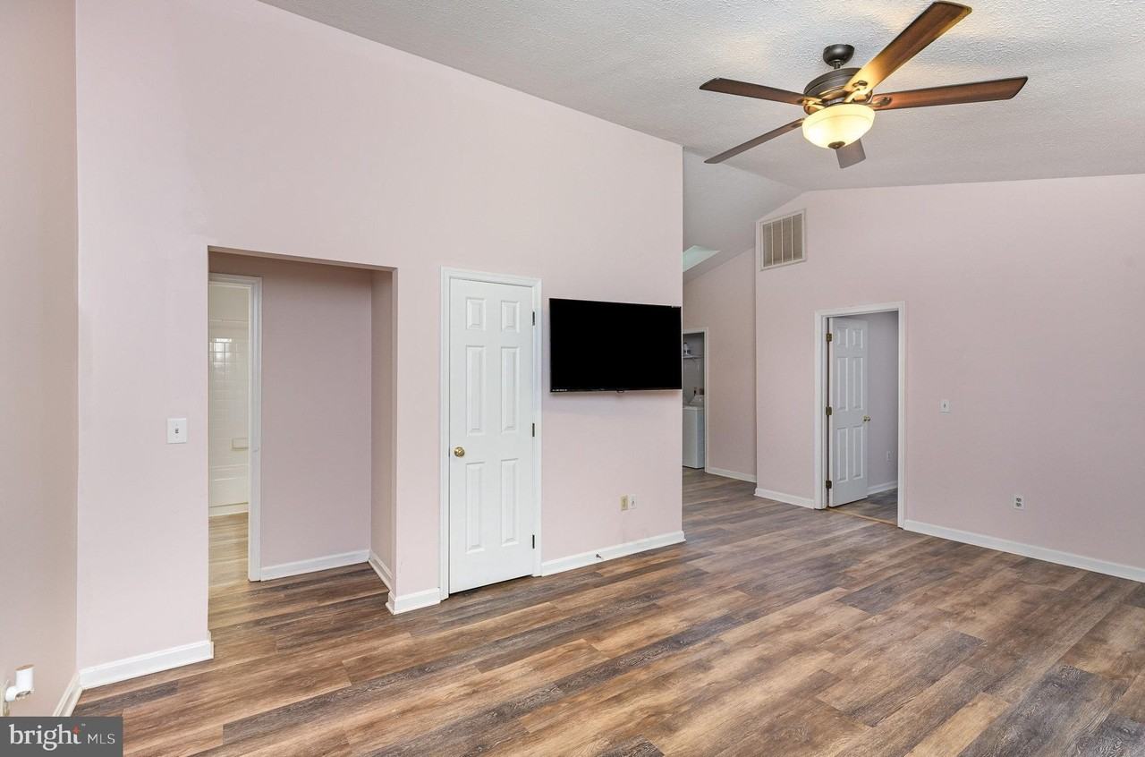 12401 Wilderness Park Dr - Photo 4 of 25