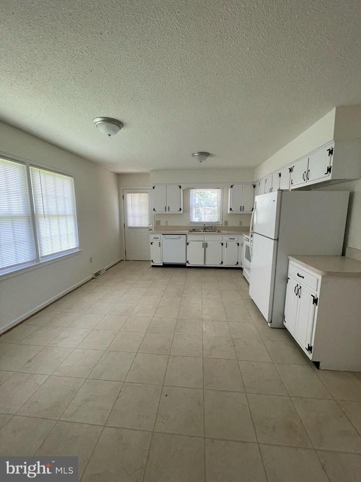 5516 Bounds St - Photo 5 of 23