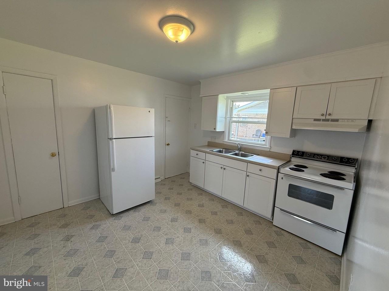 103 Taft Ave - Photo 3 of 8