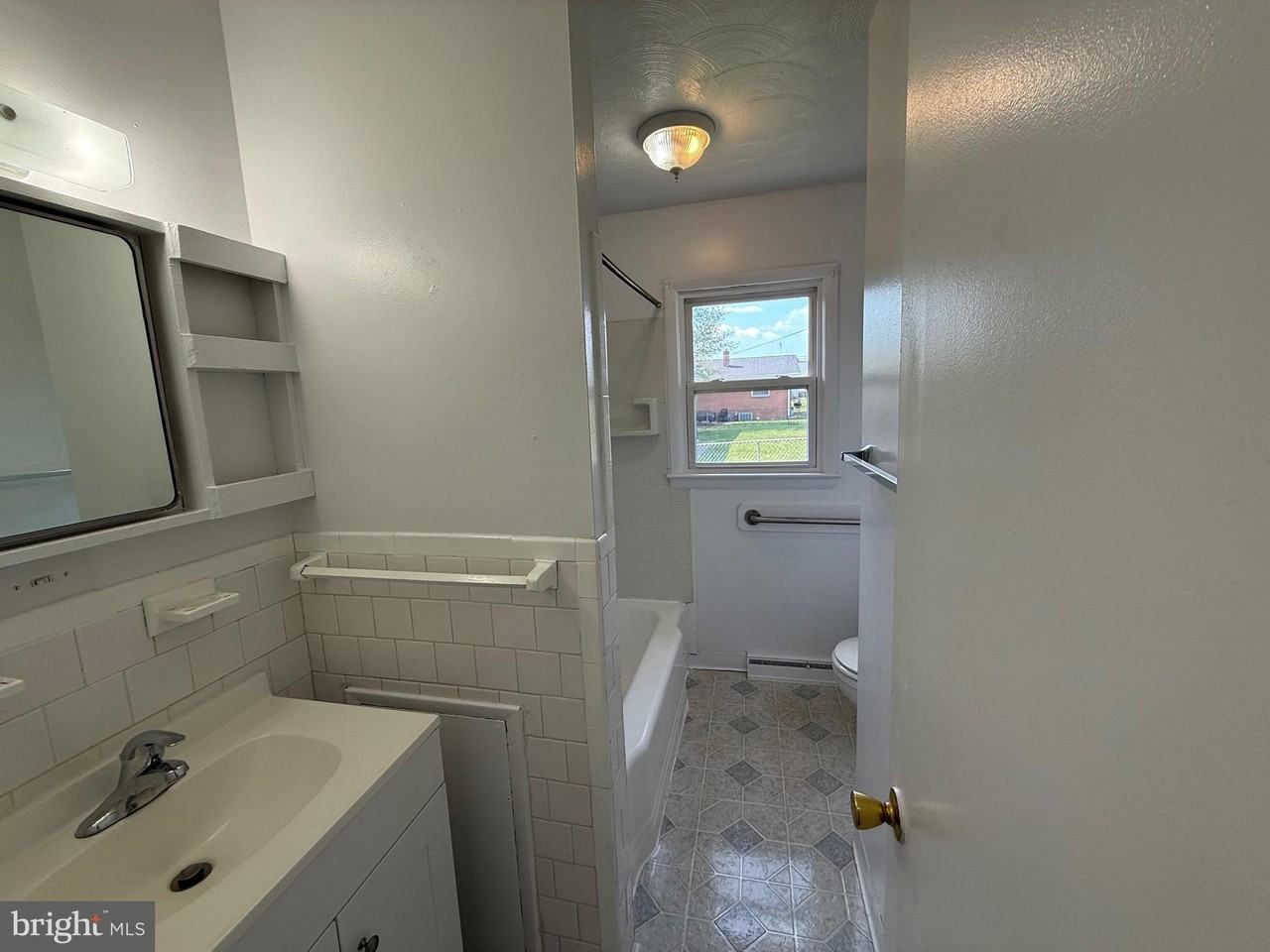 103 Taft Ave - Photo 4 of 8