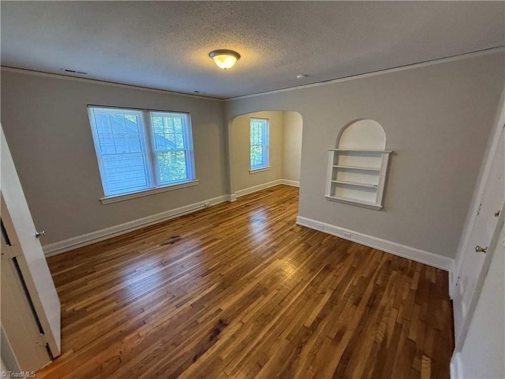 1416 Glade St #7 - Photo 4 of 8