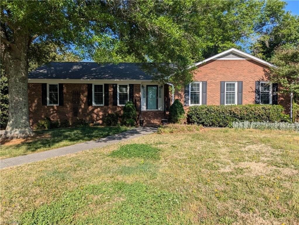 6913 Crandall Ct - Photo 2 of 26