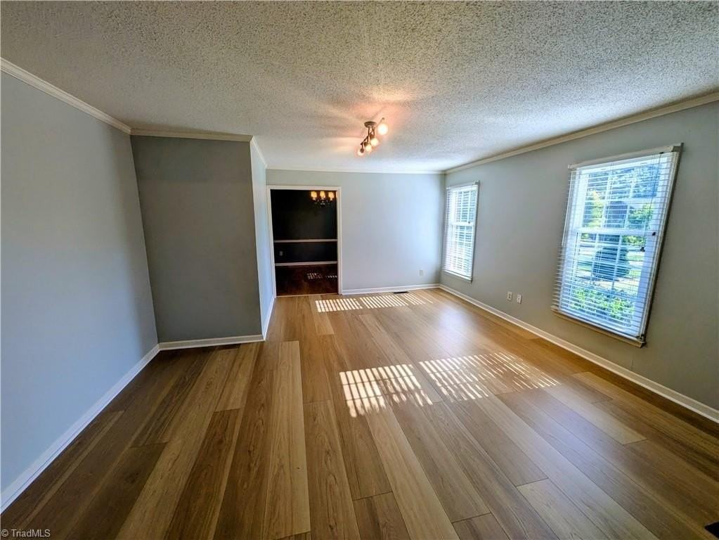 6913 Crandall Ct - Photo 4 of 26