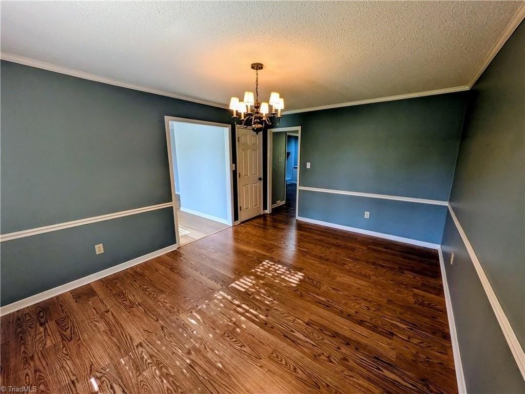 6913 Crandall Ct - Photo 5 of 26