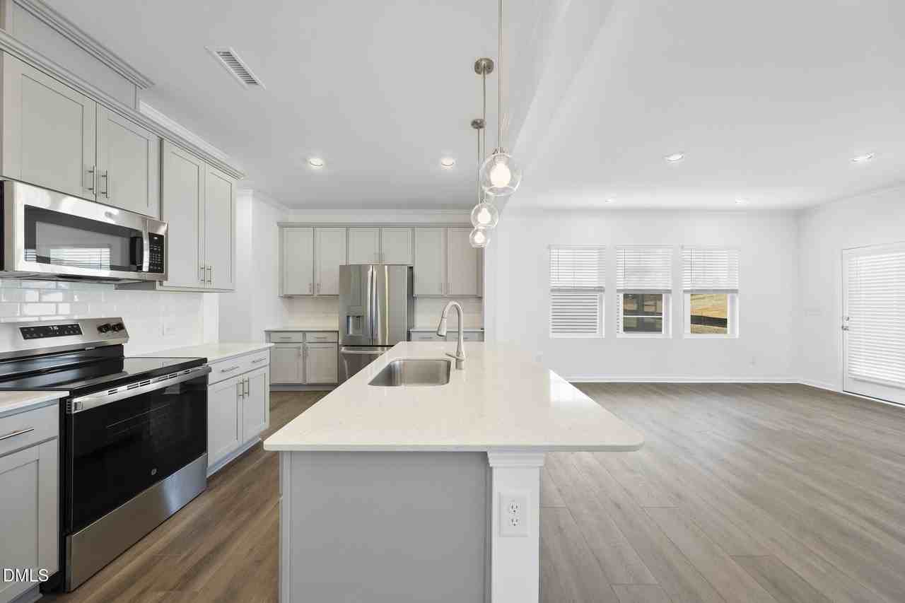 125 S Finley Landing Pkwy - Photo 3 of 29