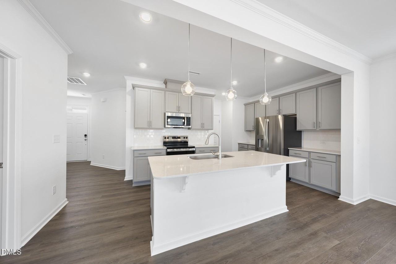 125 S Finley Landing Pkwy - Photo 4 of 29