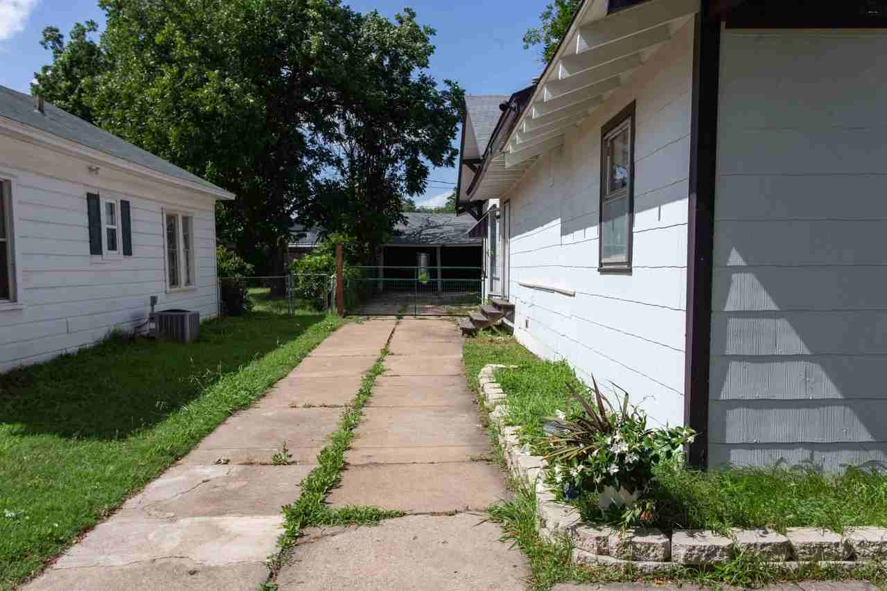 1710 Pearl Ave - Photo 3 of 31