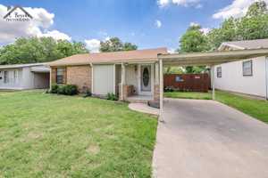 featured image of 2953 Moffett Ave