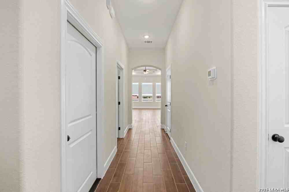 406 Park Cir - Photo 4 of 27
