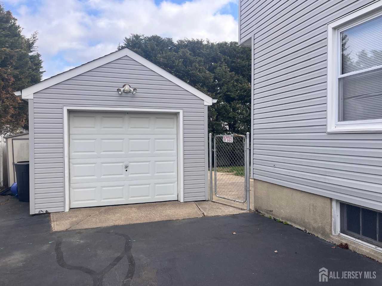 12 Burlew Pl - Photo 2 of 31