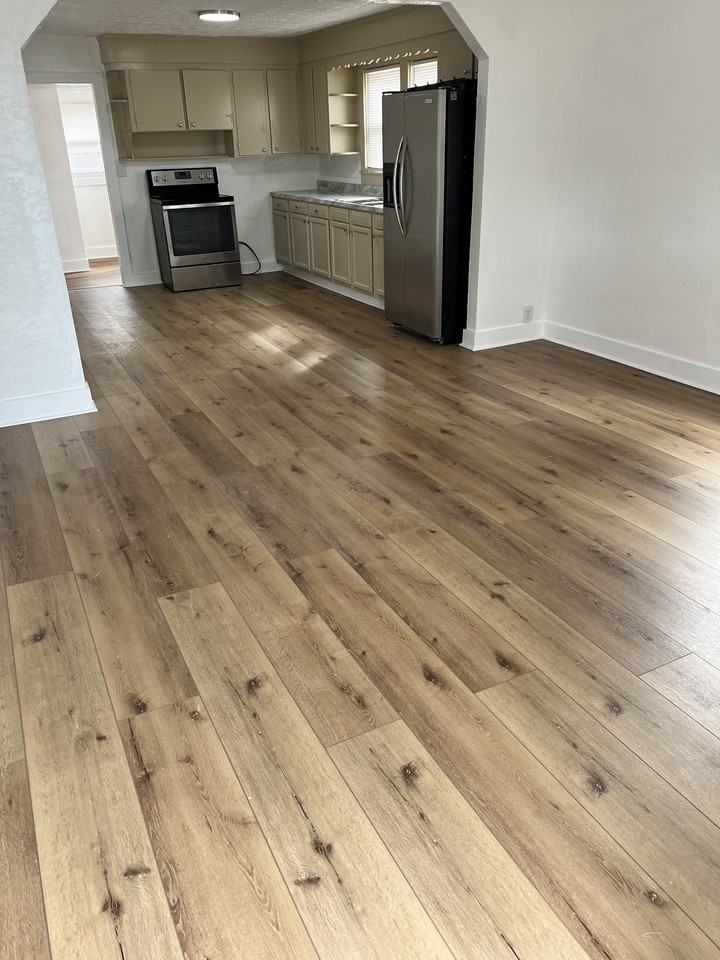 711A W Eastland St - Photo 2 of 12