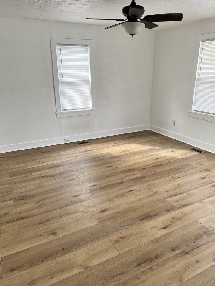 711A W Eastland St - Photo 5 of 12