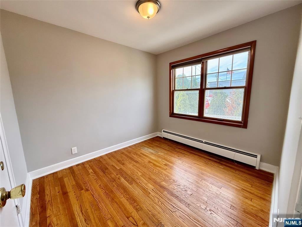 1 Paterson Ave - Photo 4 of 11