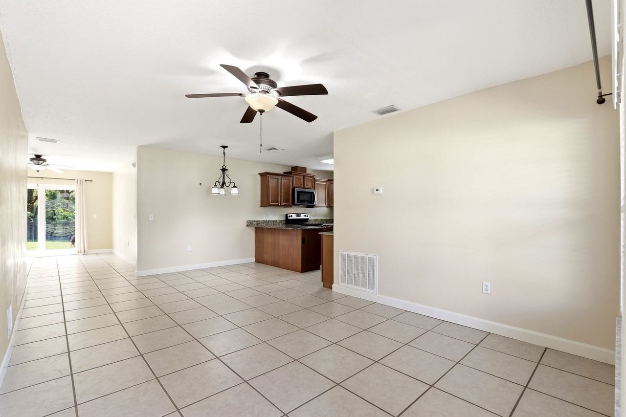 125 W 5th St #1 - Photo 4 of 20