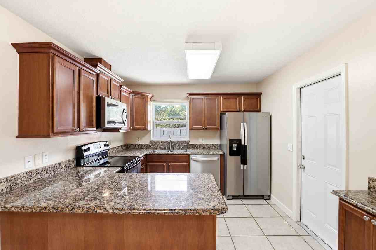 125 W 5th St #1 - Photo 5 of 20