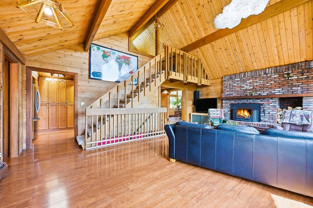 6060 Kilimanjaro Dr #1 - Photo 4 of 46