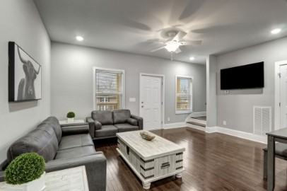 418 Caldwell Dr #1 - Photo 3 of 25