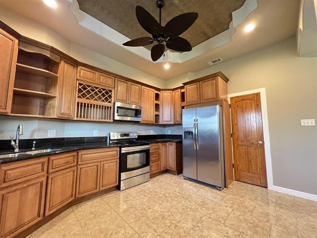 6030 Queens Ct - Photo 5 of 32