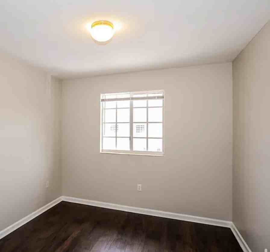 21209 NW 14th Pl - Photo 6 of 12