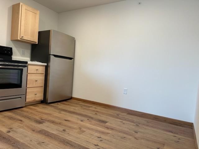 821 Adams Ct #512 - Photo 5 of 7