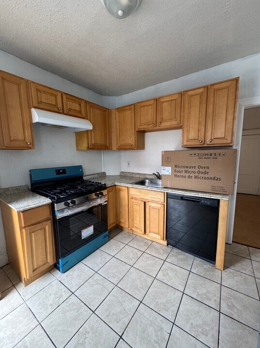 1939 Plymouth St #1 - Photo 4 of 22