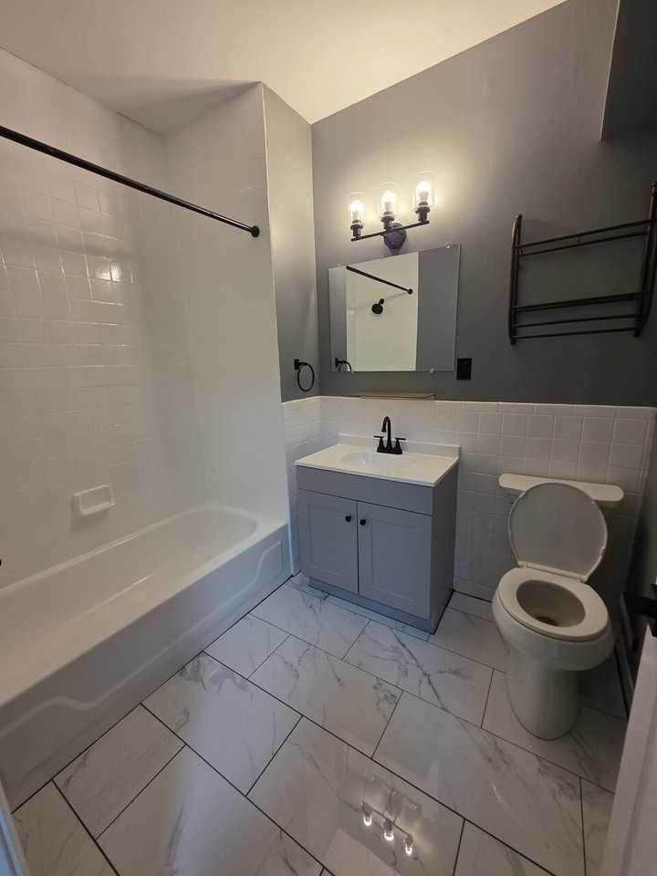 516 Saint Paul Pl #516-1 - Photo 6 of 8