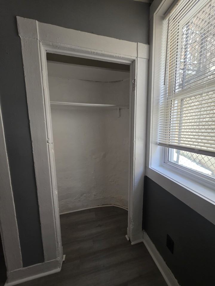 21 E Centre St #21-1R - Photo 2 of 7