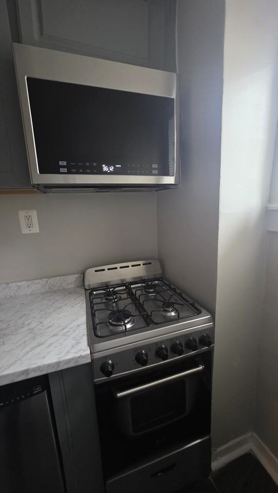 21 E Centre St #21-3R - Photo 2 of 9