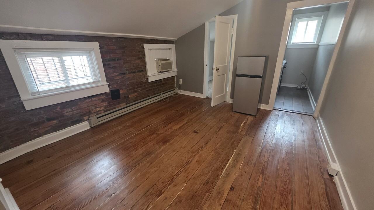 21 E Centre St #21-3R - Photo 4 of 9