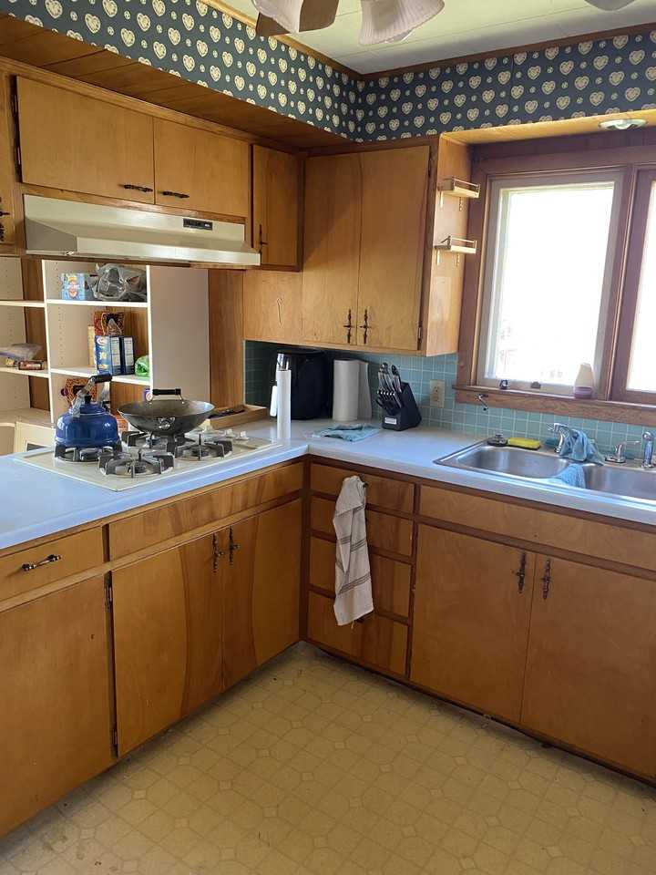 817 W Walnut St #1 - Photo 2 of 6