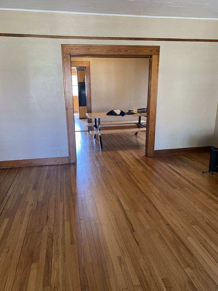 817 W Walnut St #1 - Photo 4 of 6