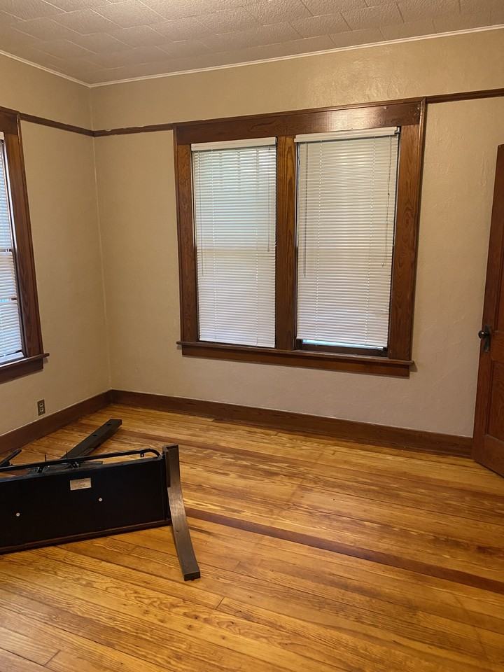 817 W Walnut St #1 - Photo 5 of 6