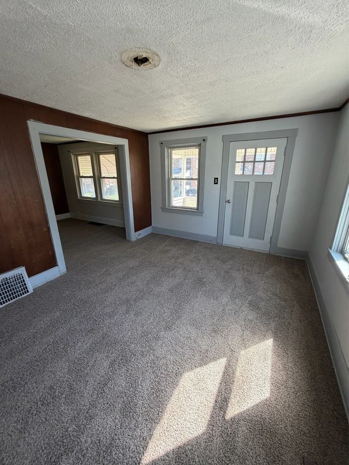 3964 3968 RIley Ave - 2 #2 - Photo 2 of 20