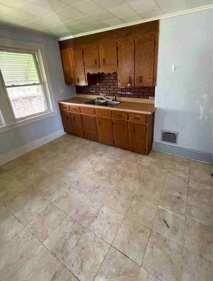 3964 3968 RIley Ave - 2 #2 - Photo 4 of 20