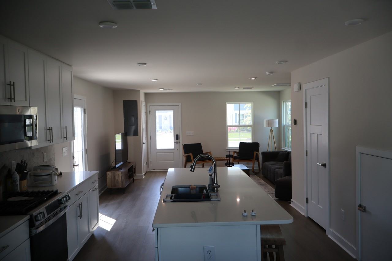 2504 Rowyn St #1 - Photo 5 of 10