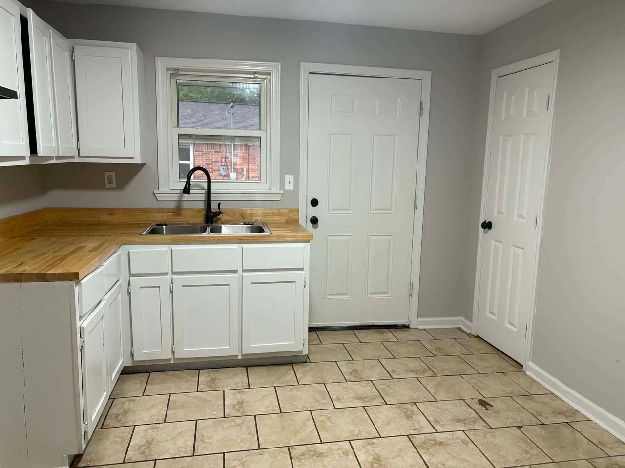 813 Scott St #1 - Photo 4 of 5