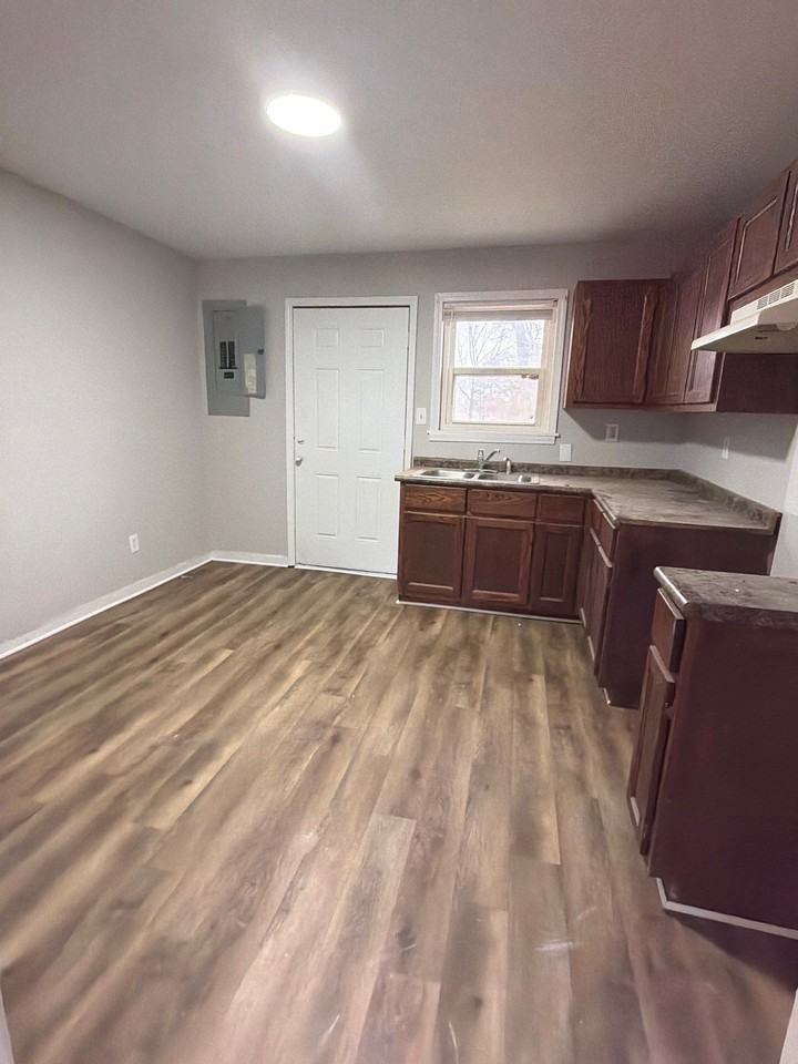 920 N Monroe Ave #1 - Photo 2 of 7