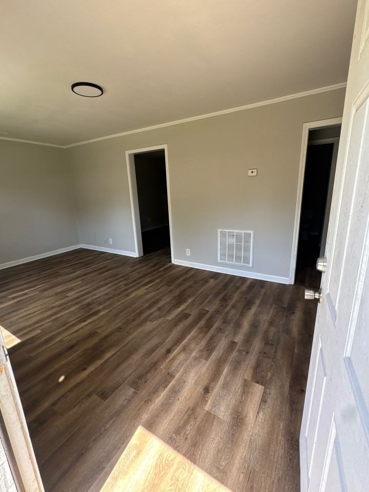 920 N Monroe Ave #1 - Photo 3 of 7