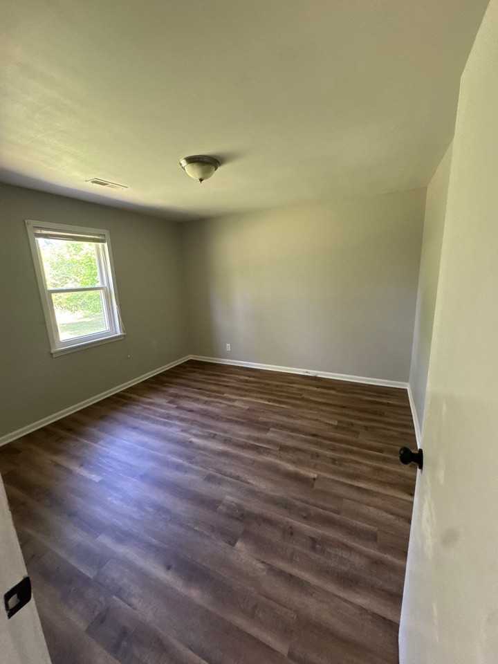 920 NMONROE #1 - Photo 2 of 8