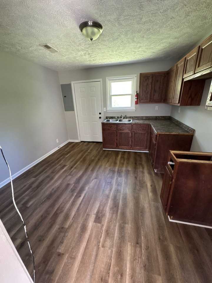 920 NMONROE #1 - Photo 3 of 8