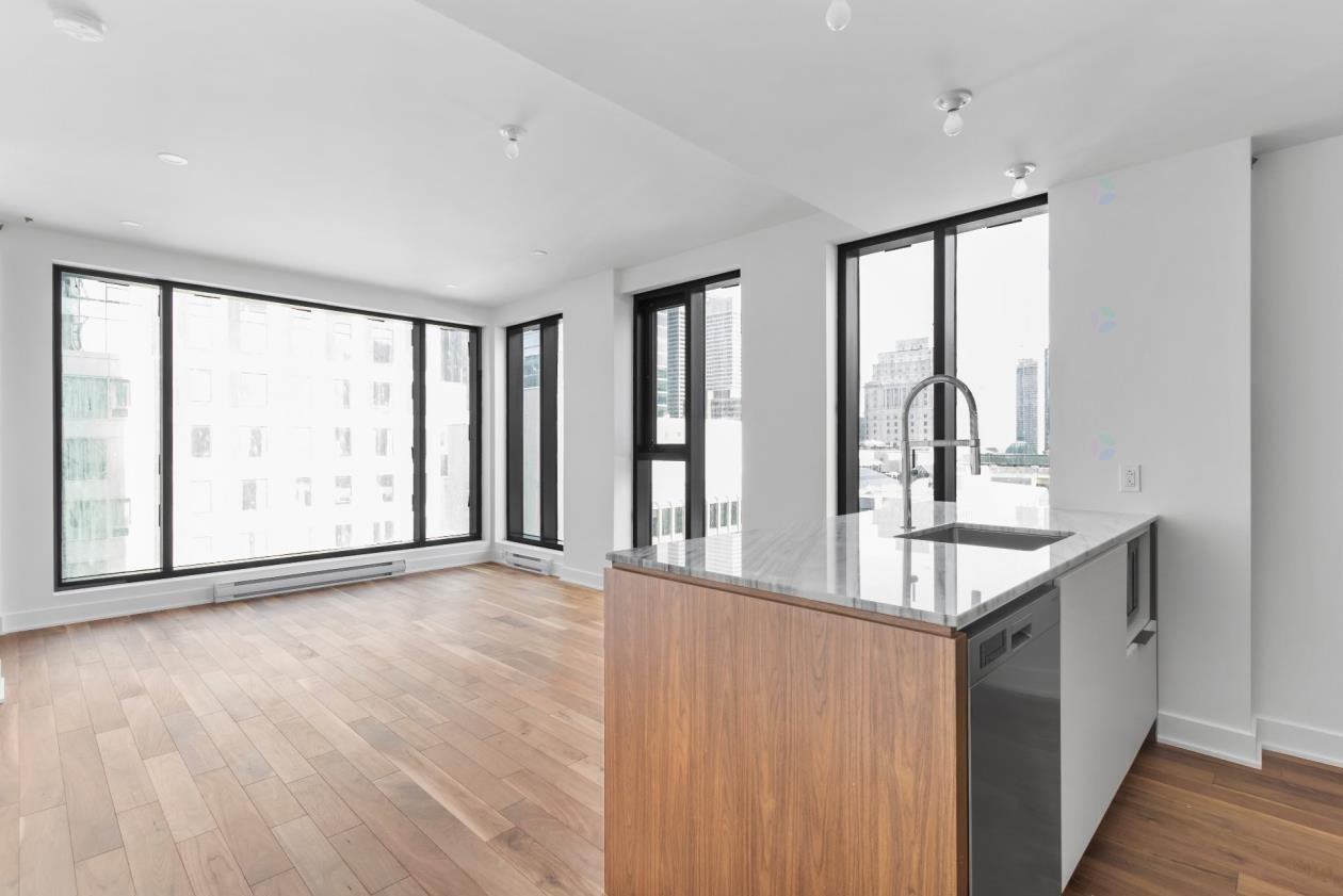 2060 Rue Peel #1401 - Photo 2 of 39