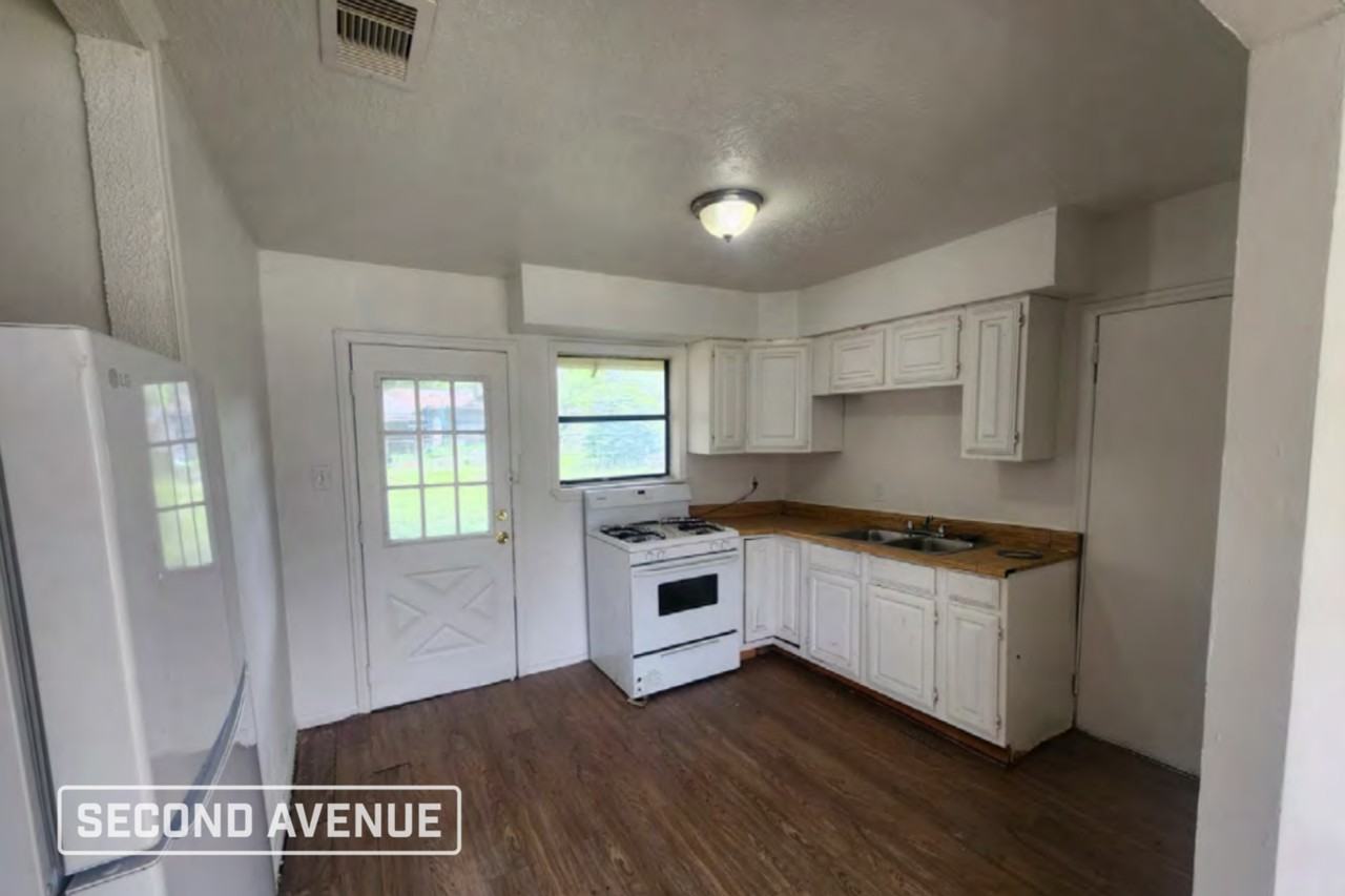 1006 Valerie Ave - Photo 3 of 16