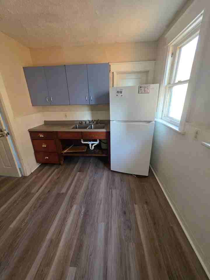 1110 Wallace St #1110-2ndFL - Photo 2 of 9