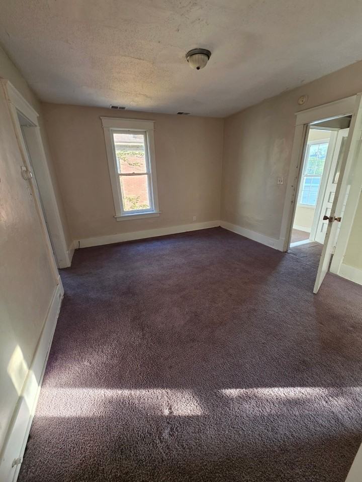 1110 Wallace St #1110-2ndFL - Photo 7 of 9