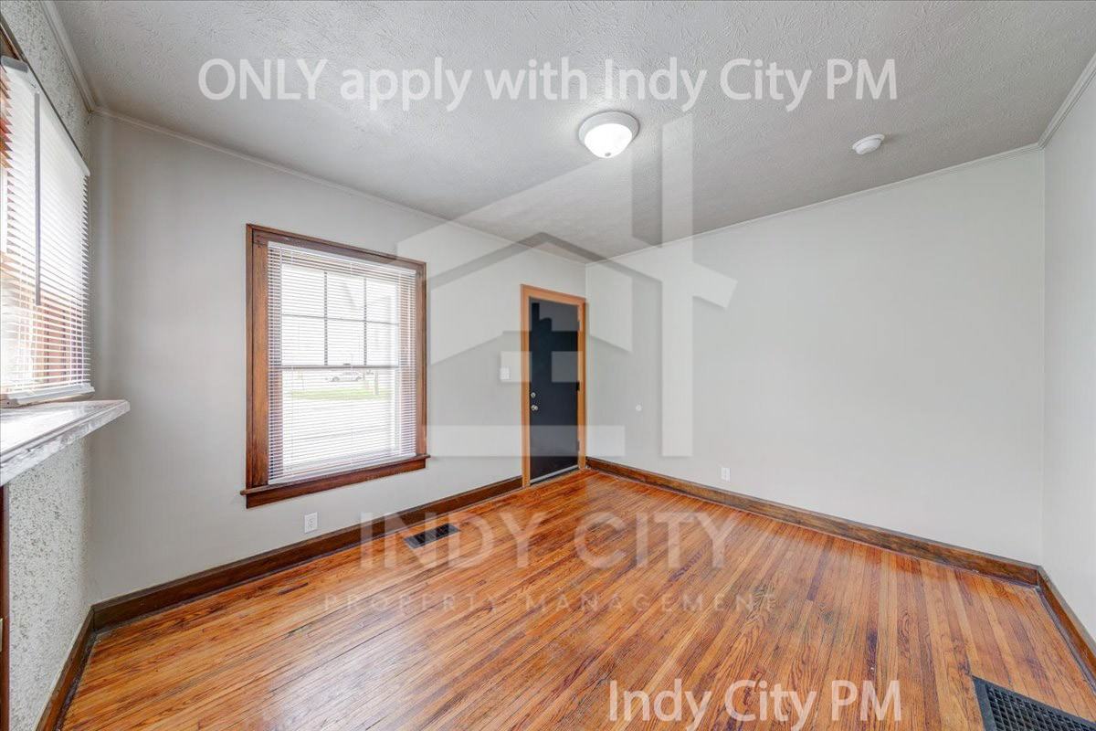 953 N Linwood Ave #1 - Photo 4 of 23