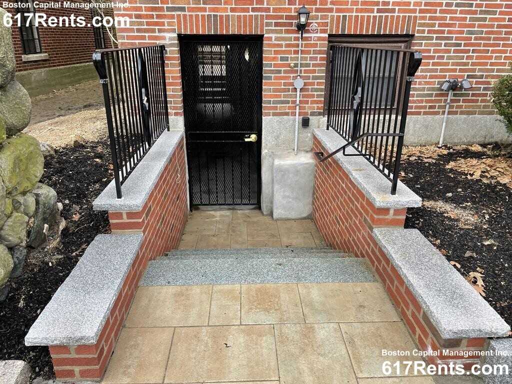 1982 Commonwealth Ave #A - Photo 4 of 14