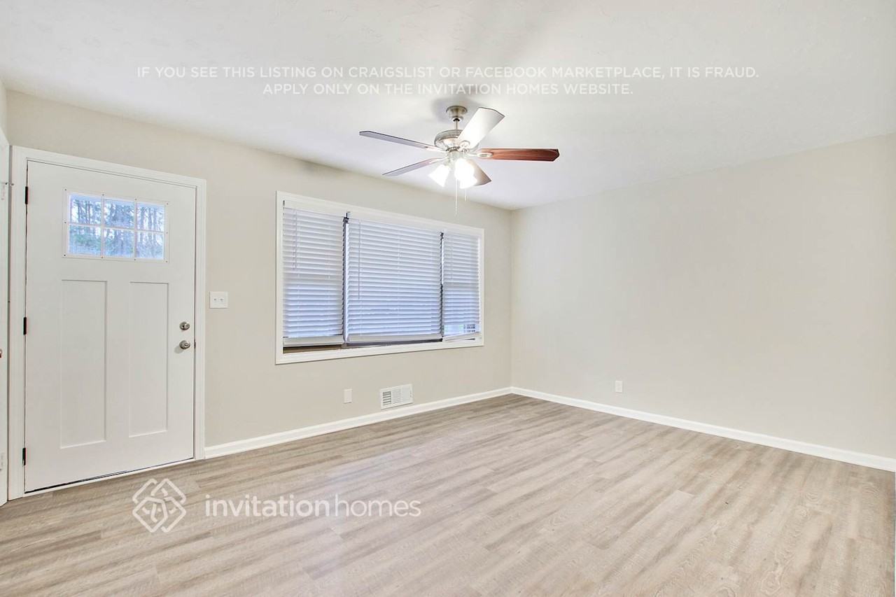 4596 Sahara Dr Sw - Photo 5 of 21