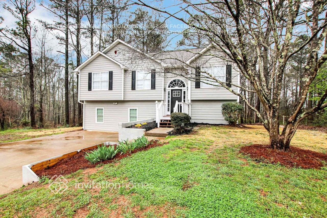 1815 Independence Dr - Photo 3 of 25