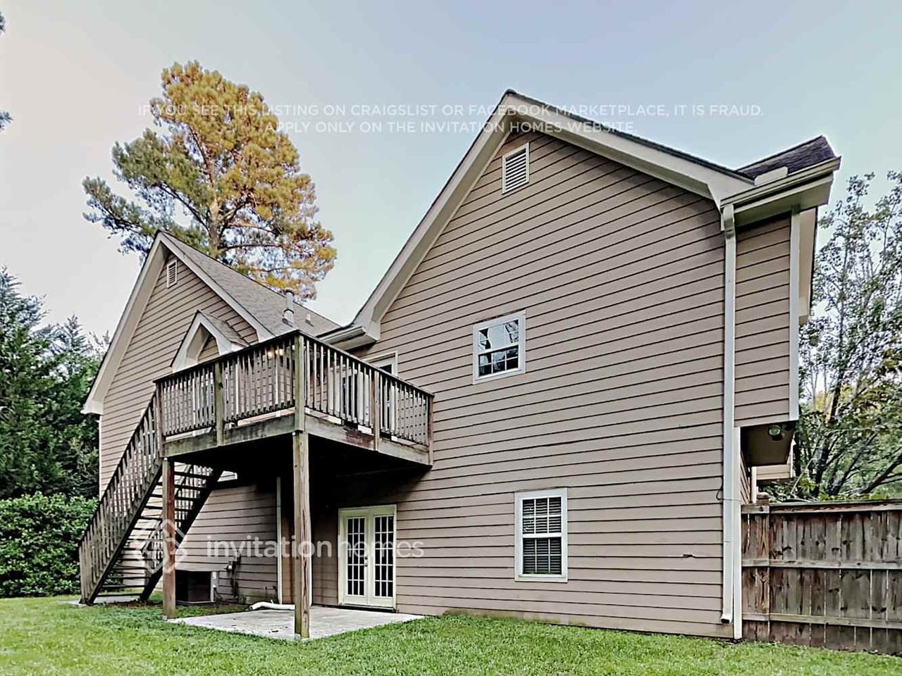 1040 Burning Bush Dr - Photo 4 of 5