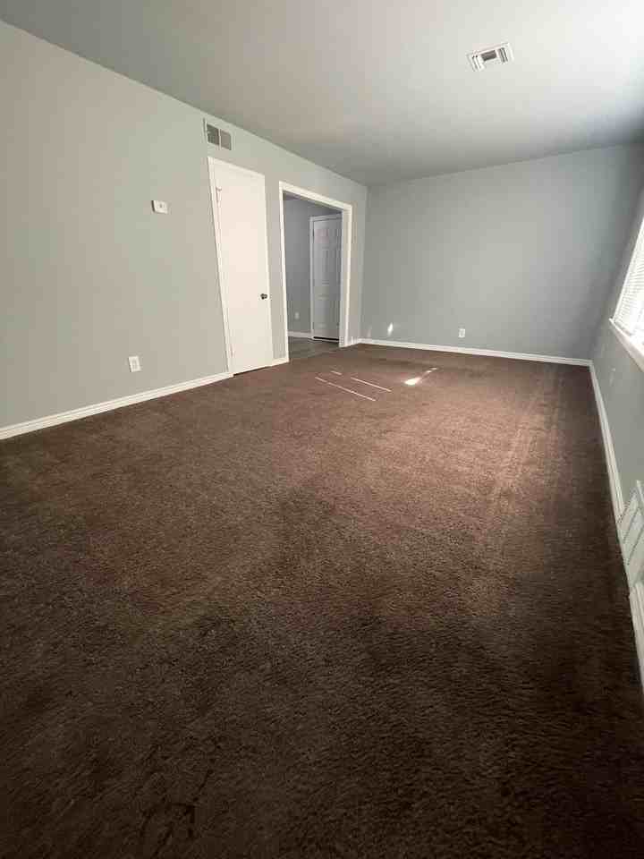 722 Nw 32nd St #1 - Photo 2 of 17